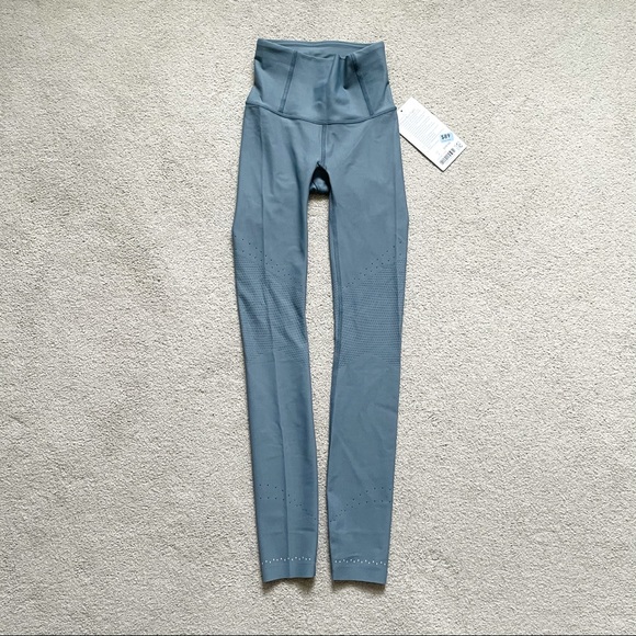 Lululemon In Focus Run Tight Leggings - Picture 3 of 6